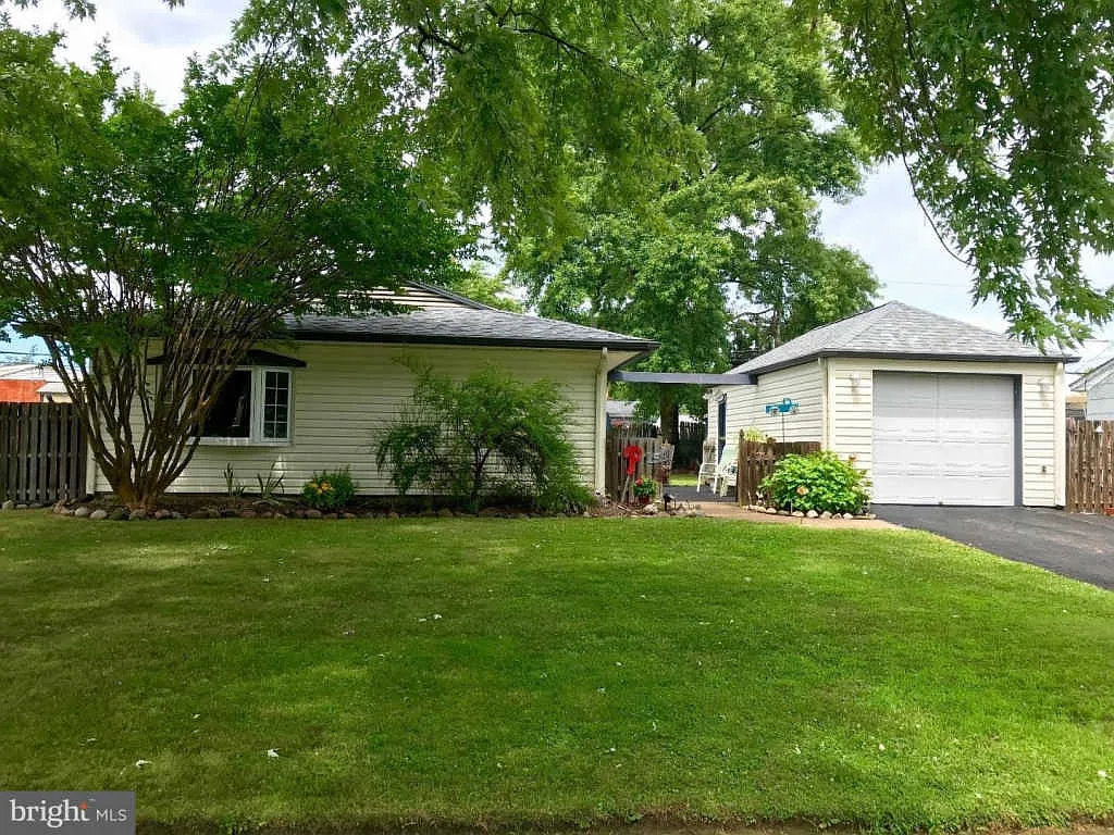 15 Inkberry Rd photo 1
