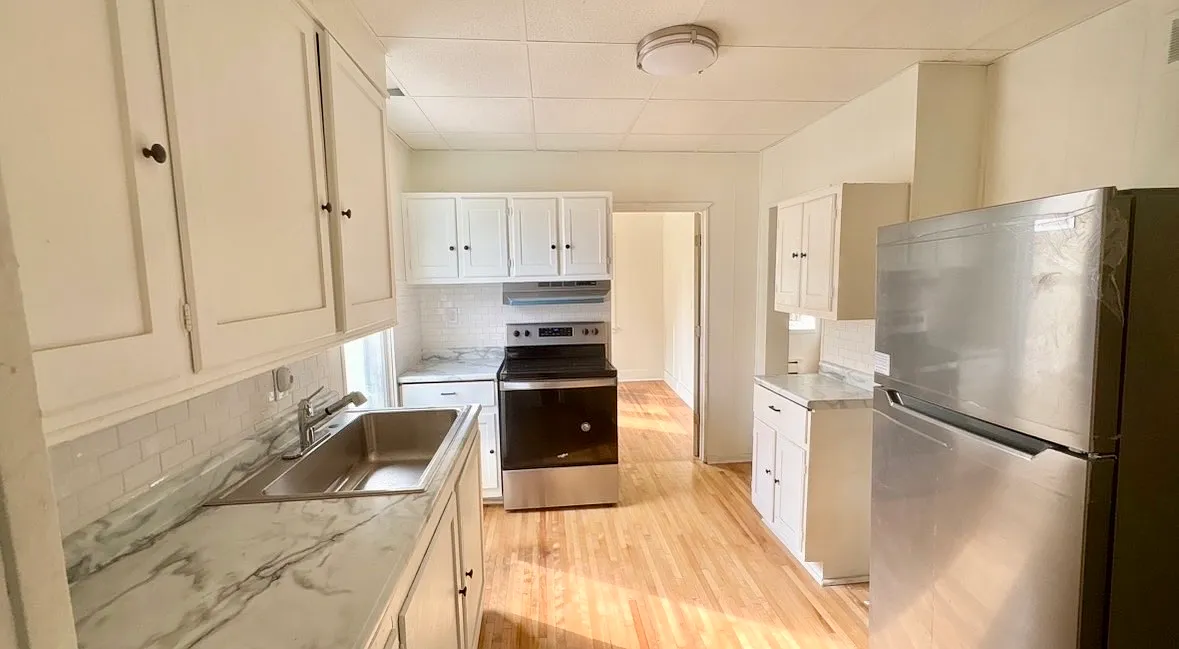 4 bed, 1.5 bath, $1,400 — Photo 3