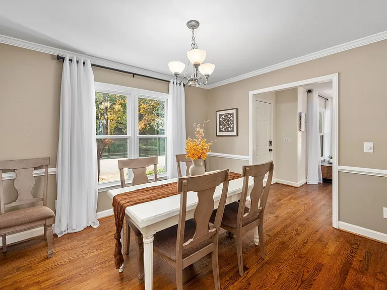 805 S White St — Photo 11