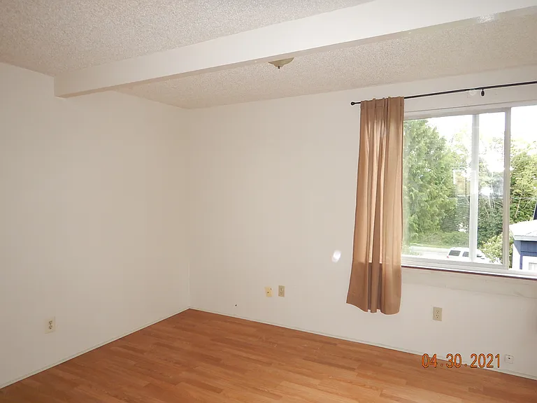 2428 E Grand Ave #3 — Photo 6