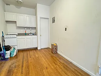 Rented by KNOCKKNOCK LLC