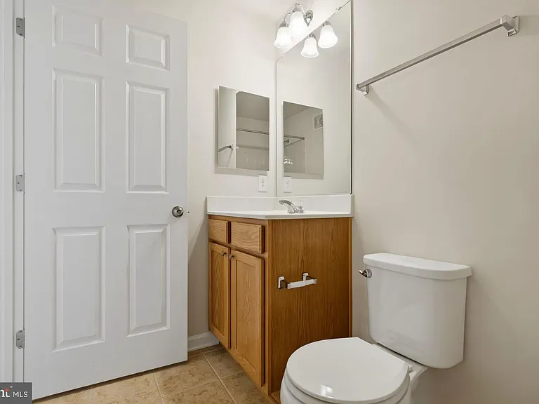 43487 Town Gate Sq — Photo 41