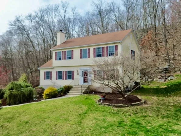 54 Paderewski Rd, Jefferson Twp., NJ 07438