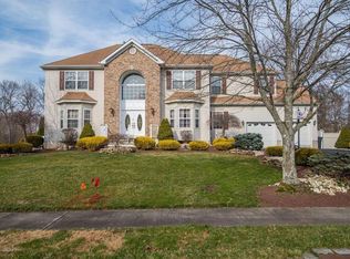 8 Arboretum Dr, Jackson, NJ