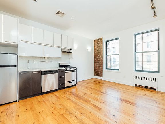 2nd image of 220 Bushwick Ave #5A