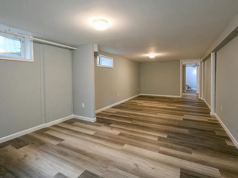95 Riverside Dr — Photo 23