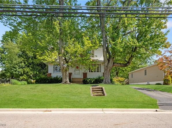 160 Woodside Ave NE, North Canton, OH 44720