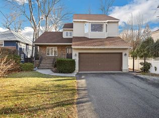 1153 River Rd, Teaneck, NJ 07666
