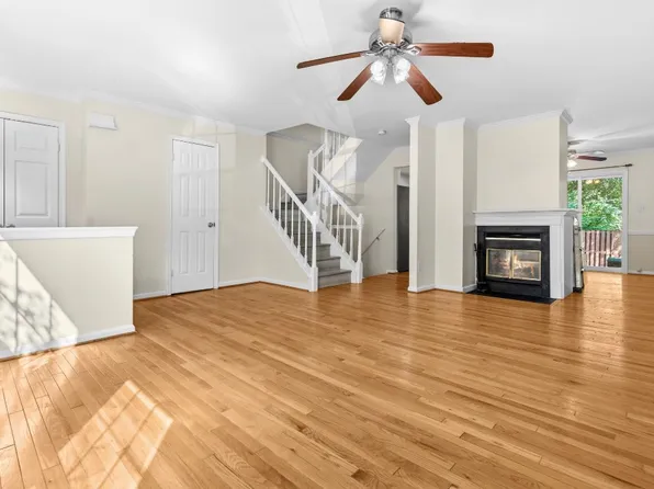 6016 Rockton Ct #A, Centreville, VA 20121