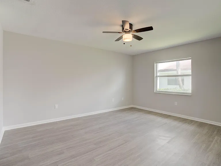 9244 Roan Ln #B — Photo 16
