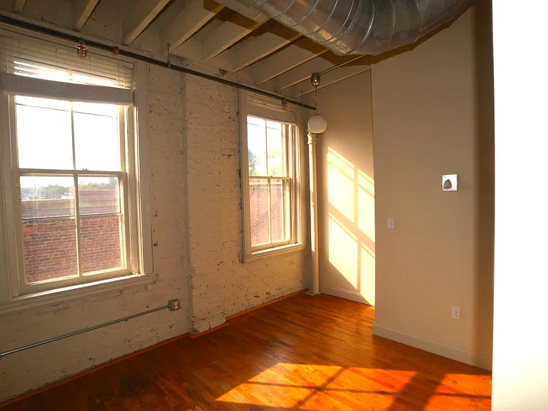 1300 Main St #301 — Photo 6