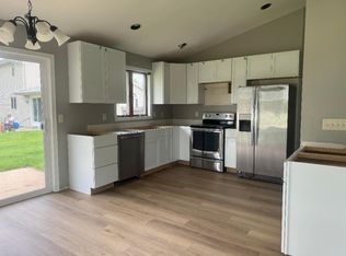 1700 Hulke Dr, Appleton, WI 54915