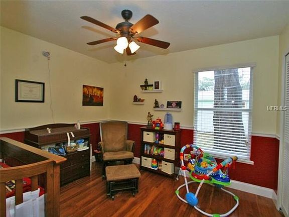 5th image of 150 E 8th St
