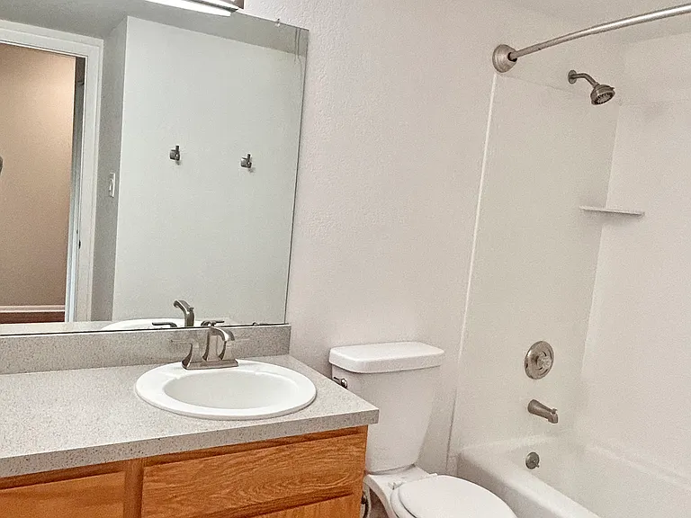 Step into elegance with this modern bathroom, designed for relaxation and functionality. Step into elegance with this modern bathroom, designed for relaxation and functionality.