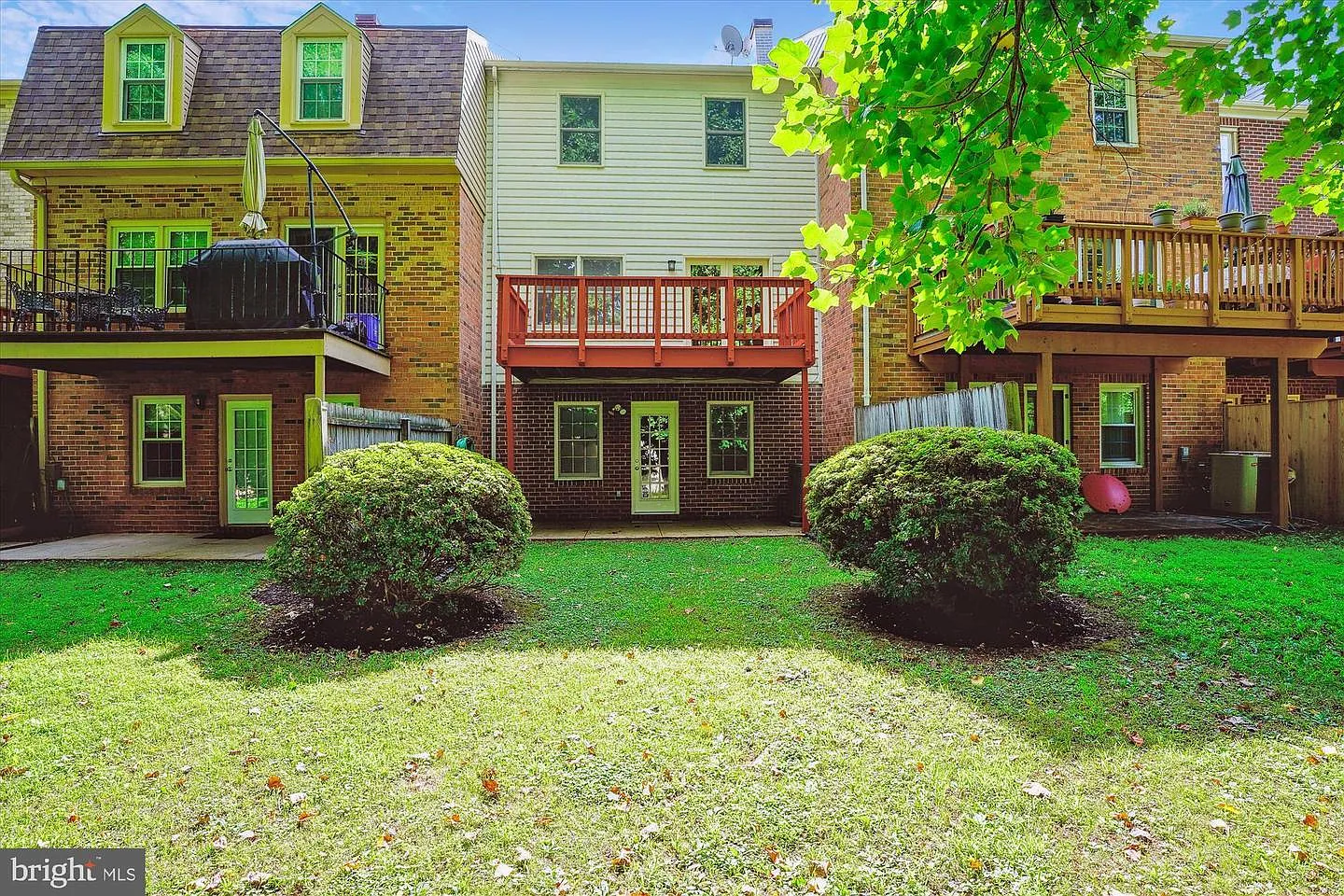 3 bed, 2.5 bath, 1890 sqft, $4,000 — Photo 3