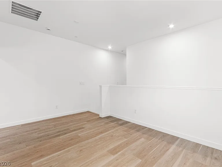 680 Echelon St — Photo 31