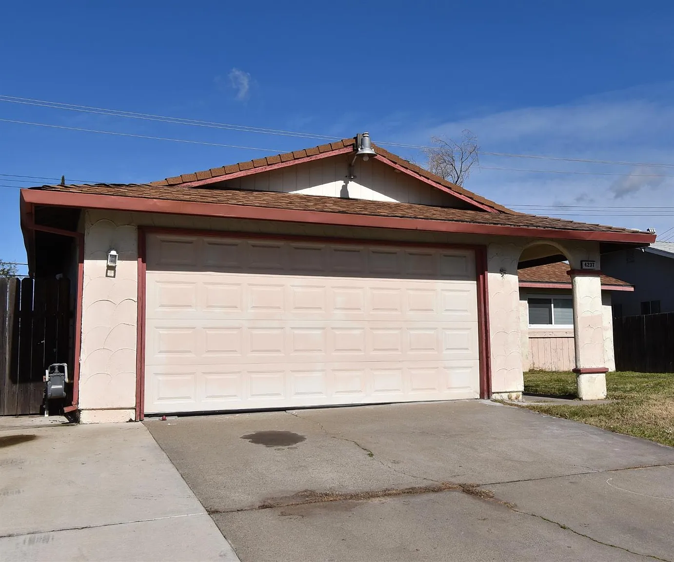 4237 Glascow Dr photo 1