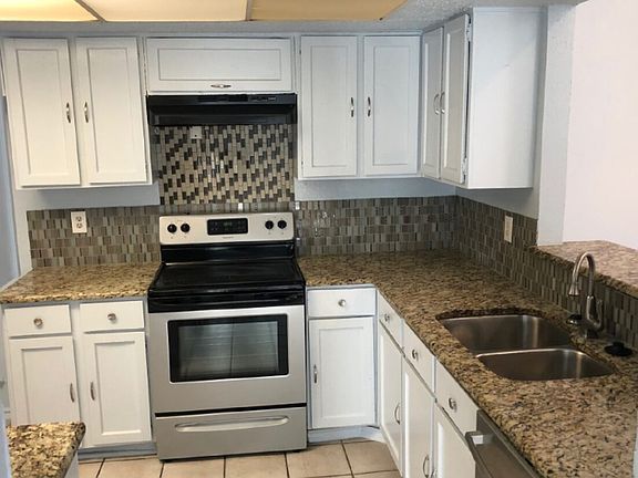 5th image of 2205 Heritage Cir #2205