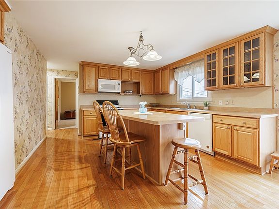 2nd image of 59 Creekside Dr