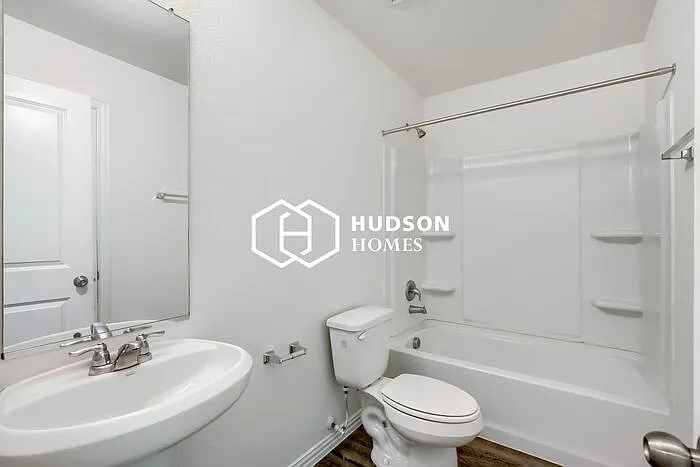 458 Corliss — Photo 11
