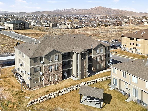 2nd image of 3812 E Rock Creek Rd APT 8