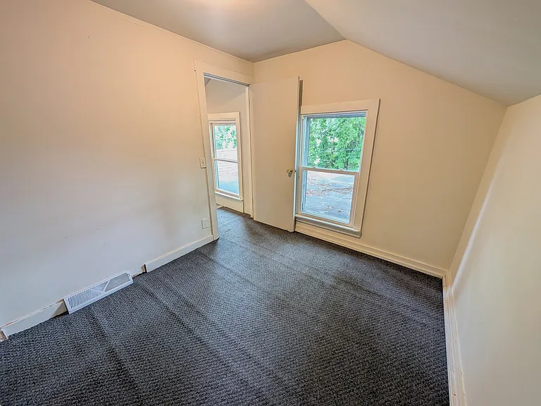 420 W Pleasant St — Photo 7