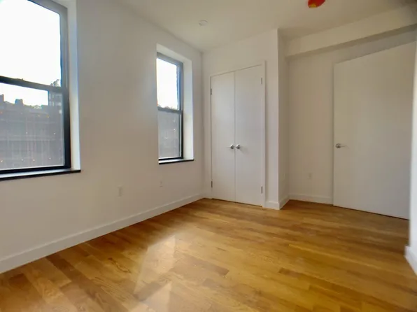 3971 Gouverneur Avenue image 7 of 11