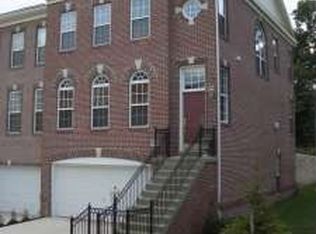 8200 Gunston Commons Way, Lorton, VA 22079