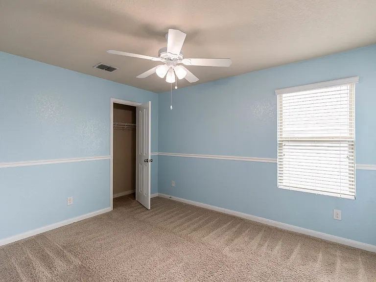 1722 Cool Breeze — Photo 20