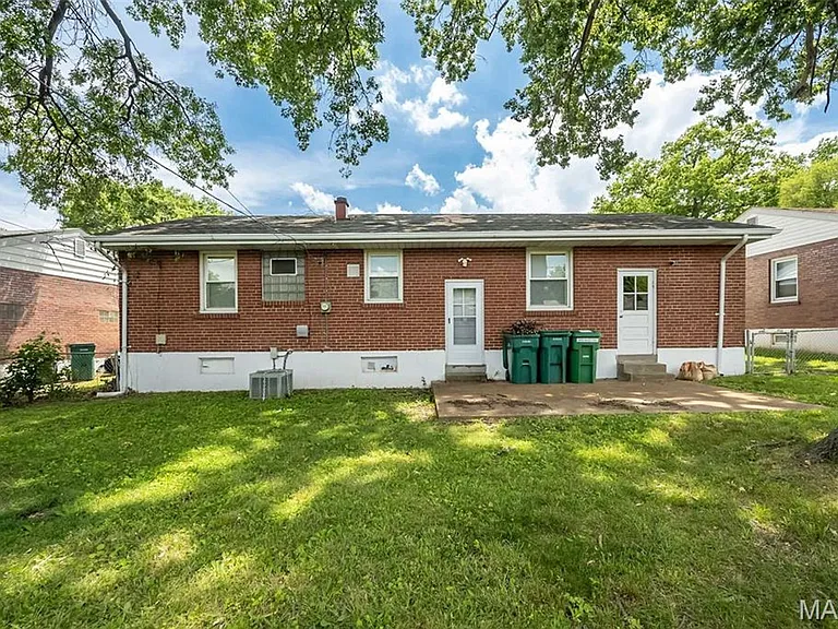1225 Newark Dr — Photo 16