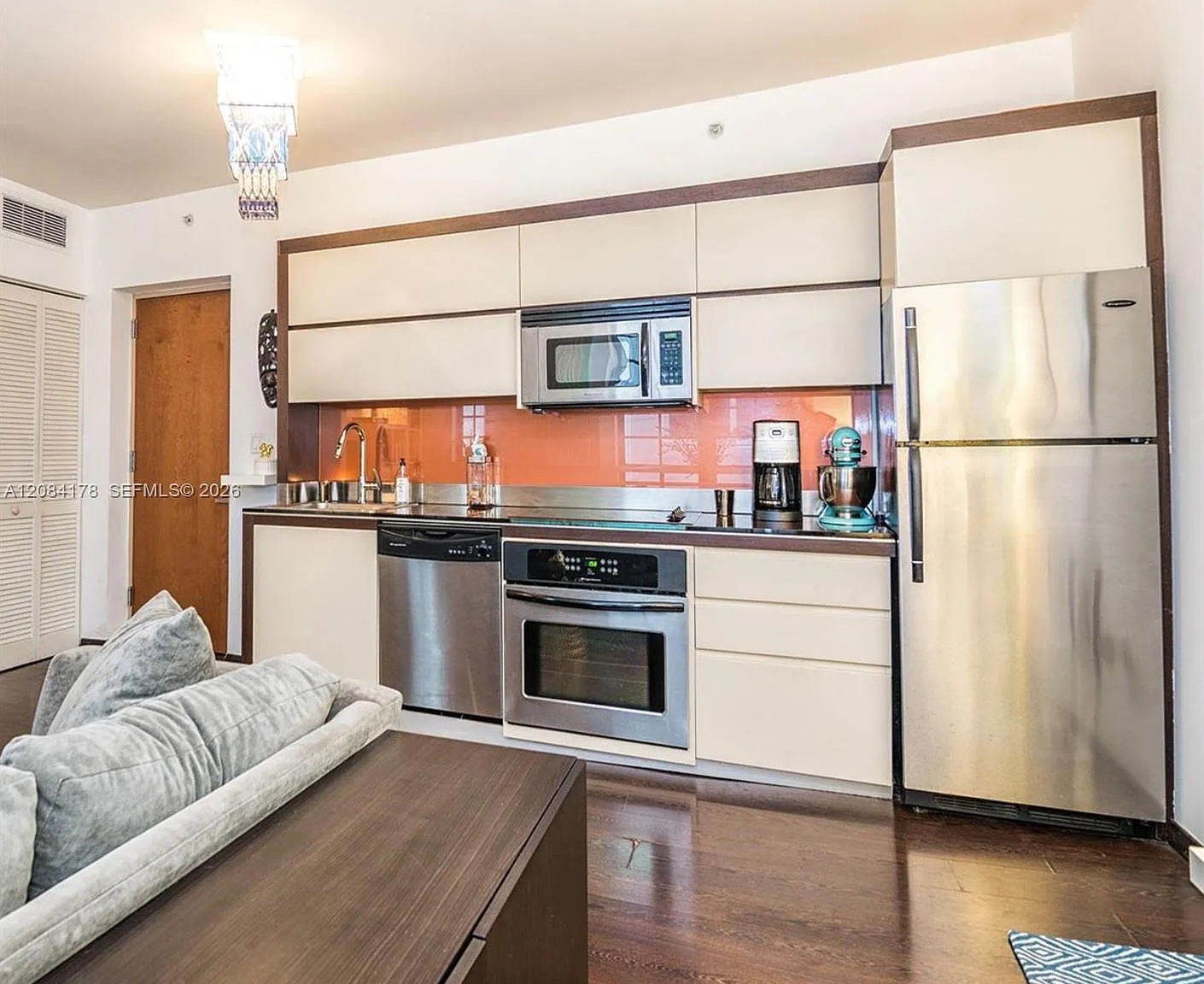Artecity Governor Condo — Photo 3