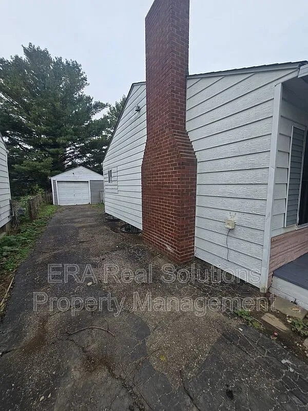 2 bed, 1.0 bath, 728 sqft, $1,150 — Photo 3