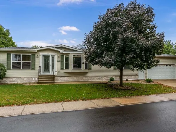 405 Club Cir, Belvidere, IL 61008