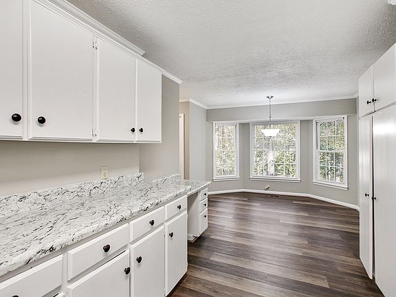 4th image of 1755 Hidden Shoals Dr SE