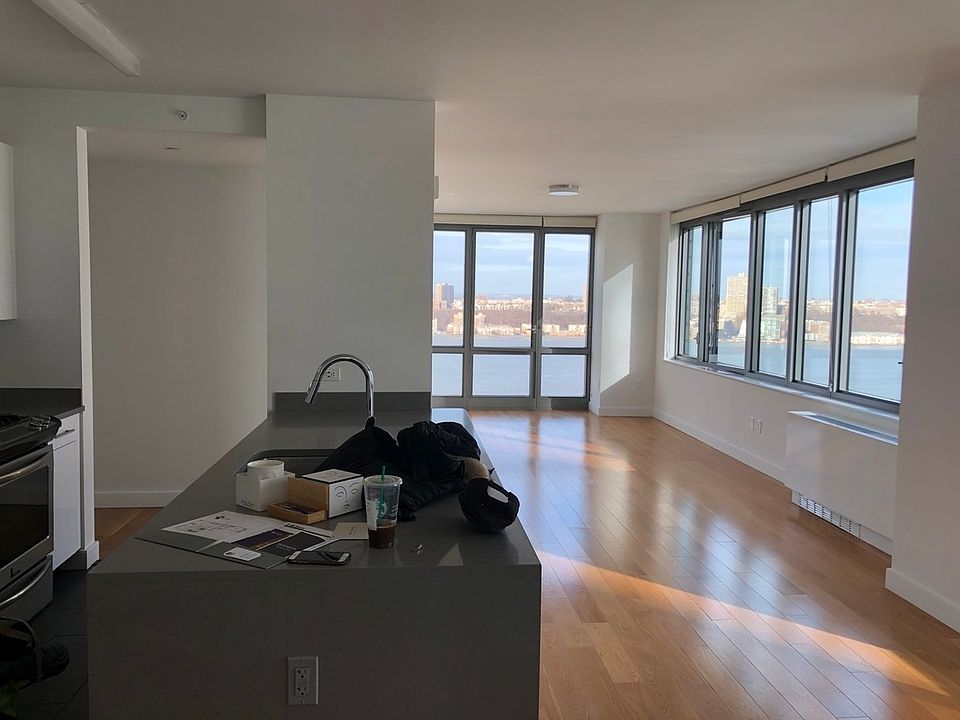 1st image of 606 W 57th St APT 2702