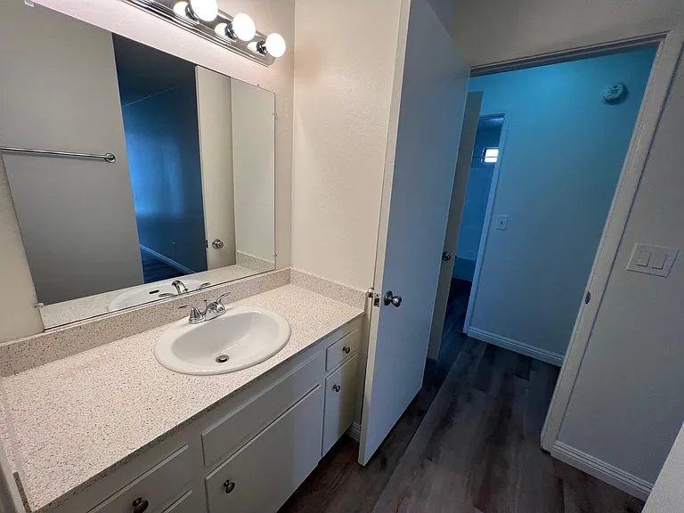Beachwood Village Apartments — Photo 39
