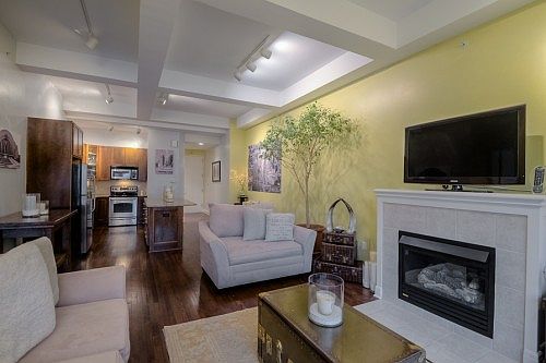 3rd image of 1101 Walnut # 905 St