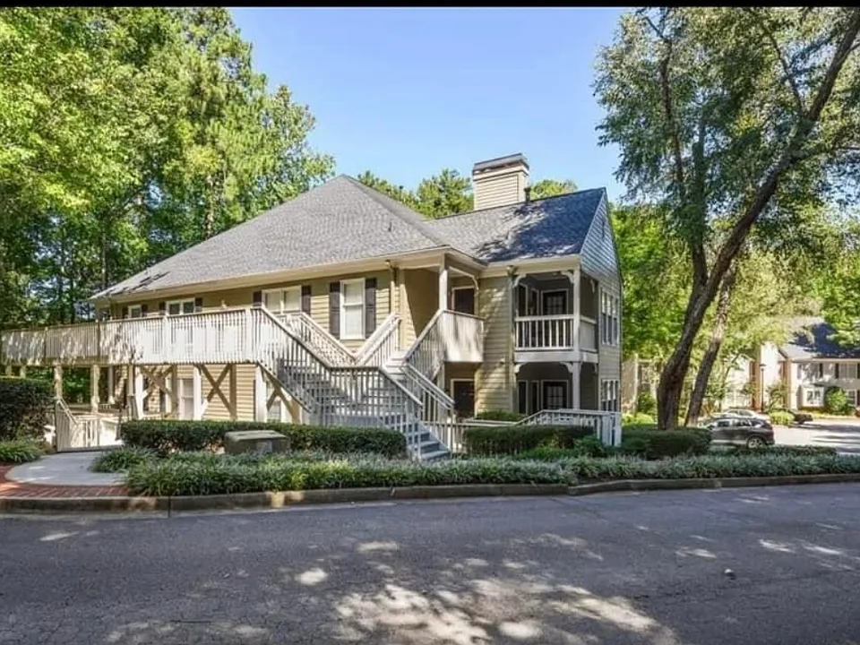 Bainbridge Dr