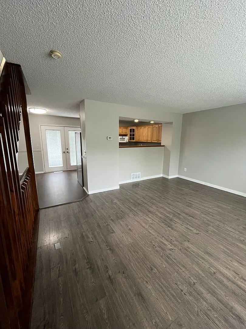 3-Bedroom, 1.5-Bathroom Home in Hilliard — Photo 4