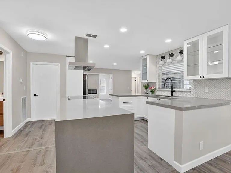 3068 NW 25th Way — Photo 3