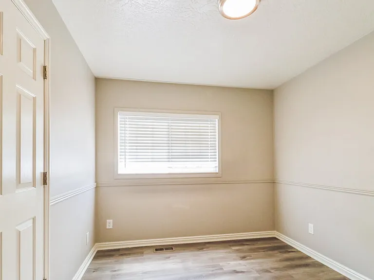 543 S 1330 W — Photo 14