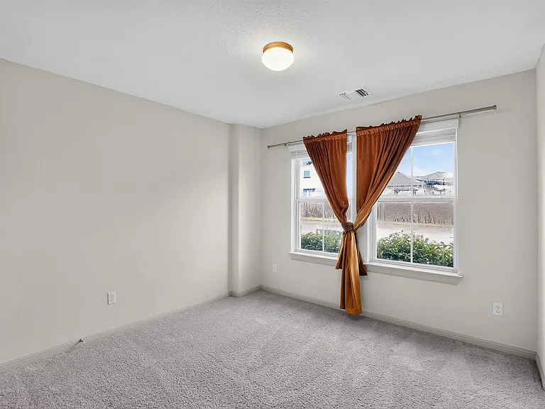 105 Greenway Dr — Photo 7