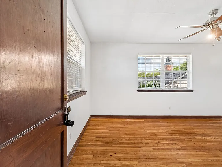 1731 Flagler Ave — Photo 69