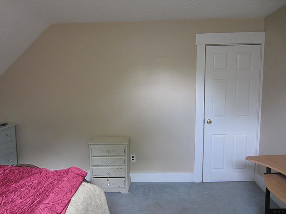 3rd image of 117 Commonwealth Rd