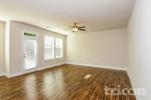 725 Ireland Ln Photo 1