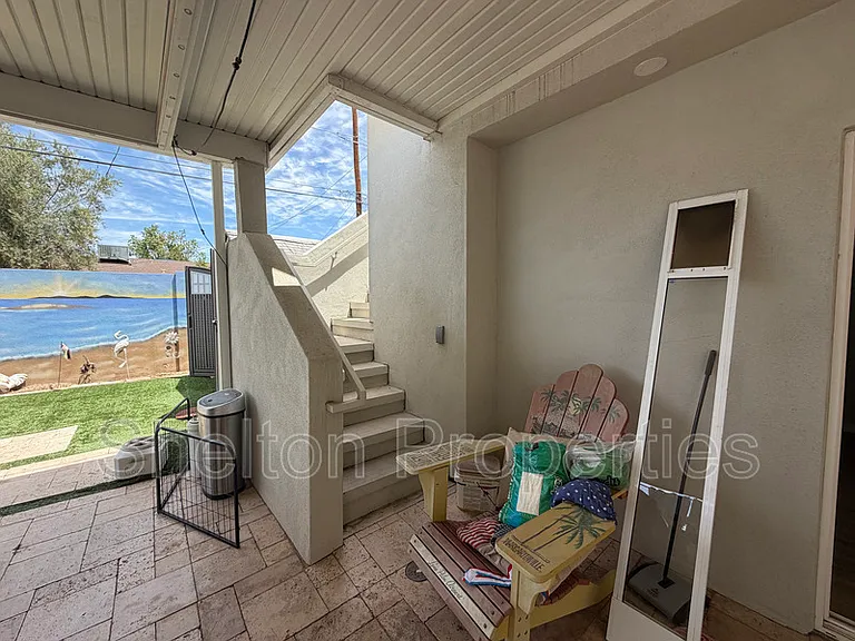 2514 E Fairmount Ave — Photo 32