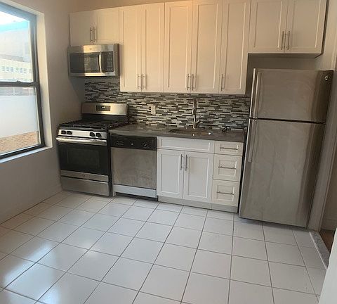 4th image of 128 Fort Washington Ave #7D