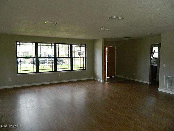 3rd image of 8166 Veracruz Dr
