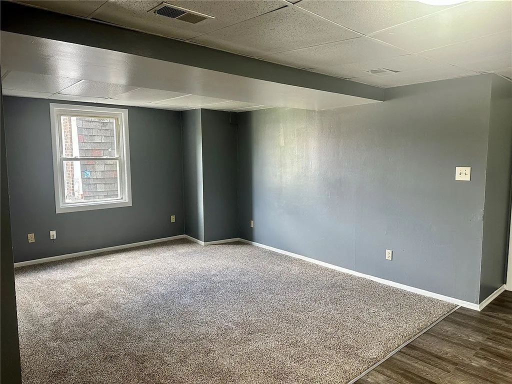 3 bed, $1,050 — Photo 3