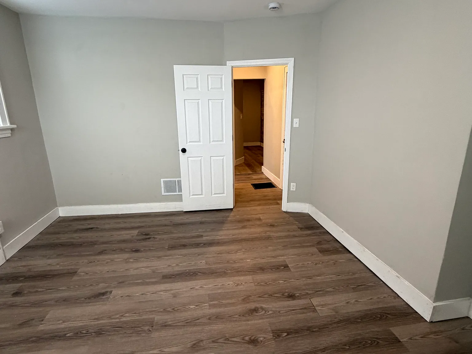 2 bed, 935 sqft, $1,050 — Photo 3